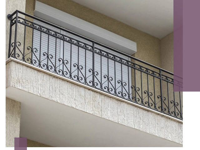 Балконные ограждения из металла и стекла в Копейске для домов